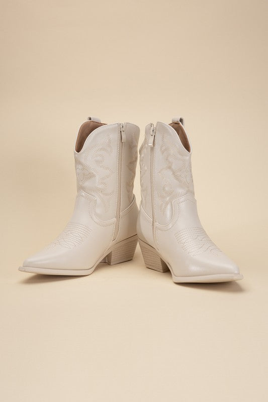 WILLA Western Booties