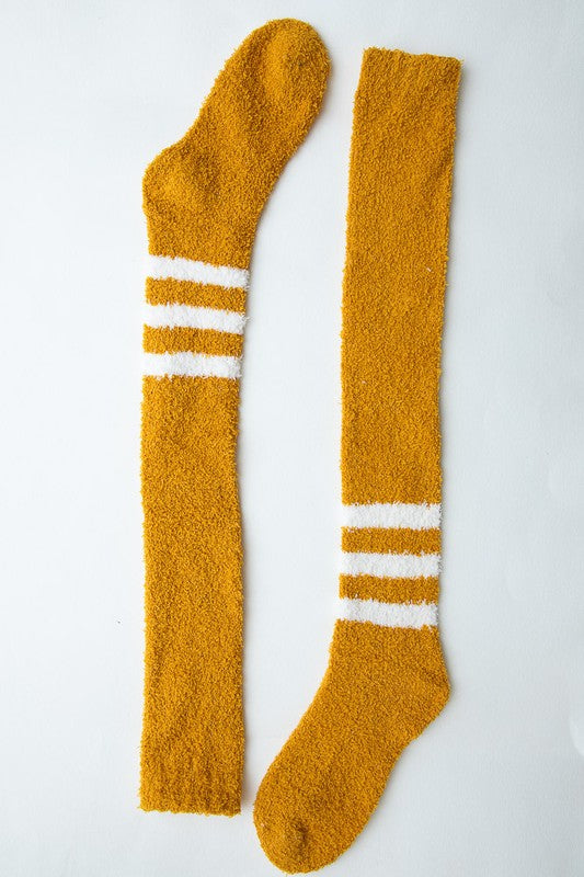 Cozy Retro Cutie Knee-High Boucle Socks