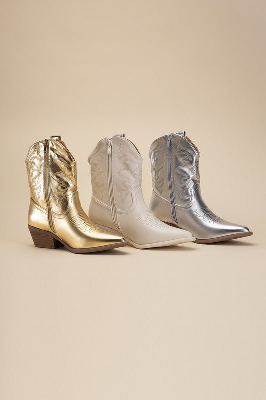 WILLA Western Booties