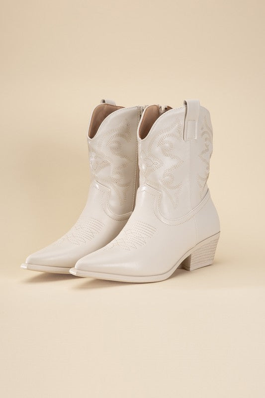 WILLA Western Booties