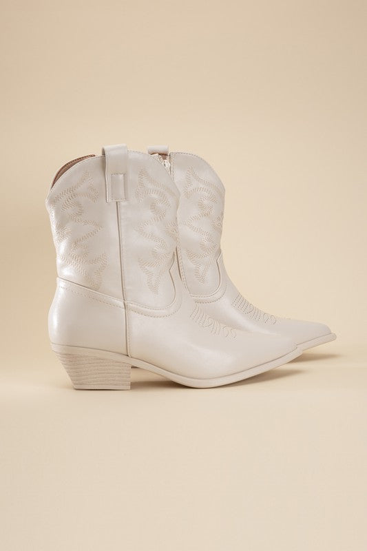 WILLA Western Booties