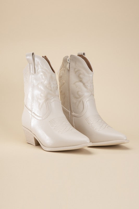 WILLA Western Booties