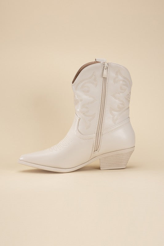 WILLA Western Booties