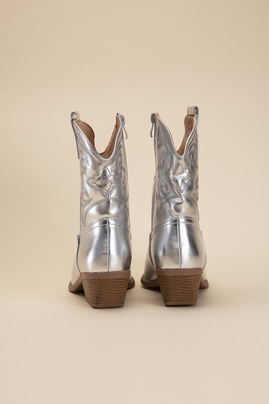 WILLA Western Booties