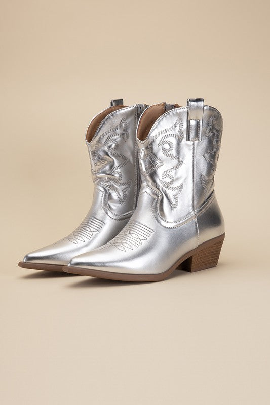 WILLA Western Booties