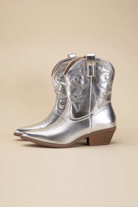 WILLA Western Booties