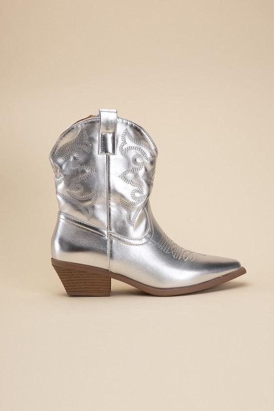 WILLA Western Booties